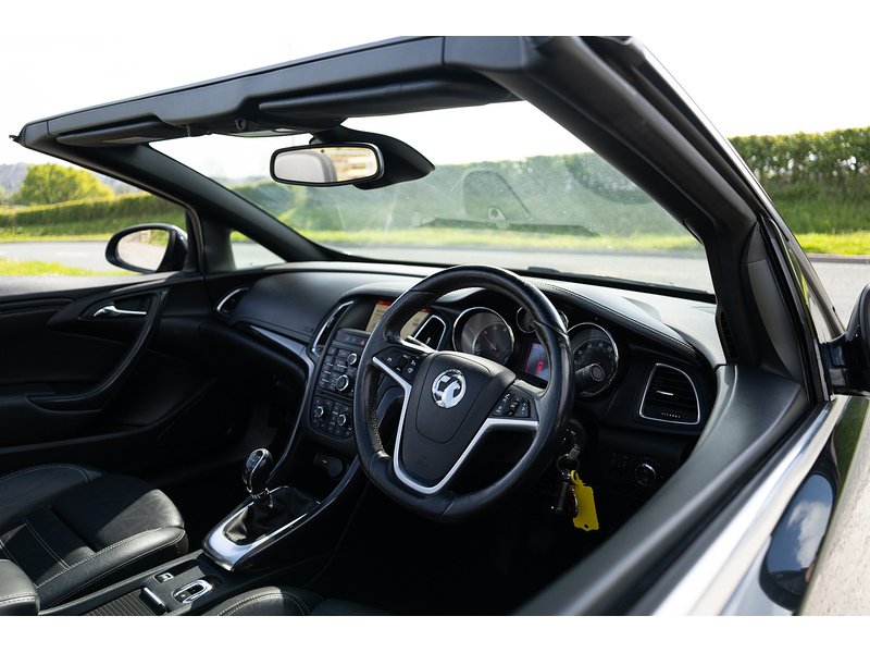 Vauxhall 2.0 CDTi Elite Convertible 2dr Diesel Manual Euro 5 (s/s) (165 ps)