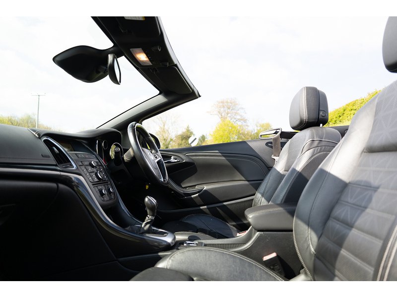 Vauxhall 2.0 CDTi Elite Convertible 2dr Diesel Manual Euro 5 (s/s) (165 ps)