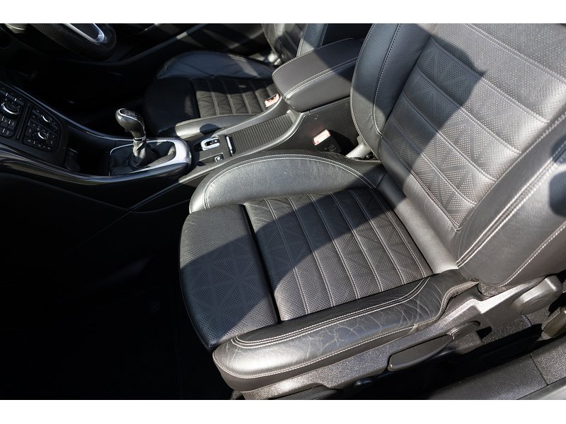 Vauxhall 2.0 CDTi Elite Convertible 2dr Diesel Manual Euro 5 (s/s) (165 ps)