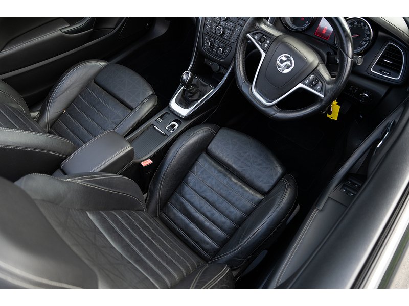 Vauxhall 2.0 CDTi Elite Convertible 2dr Diesel Manual Euro 5 (s/s) (165 ps)