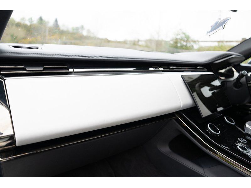 Land Rover 3.0 P510e 38.2kWh Autobiography SUV 5dr Petrol Plug-in Hybrid Auto 4WD Euro 6 (s/s) (510 ps)