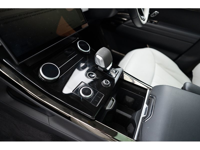 Land Rover 3.0 P510e 38.2kWh Autobiography SUV 5dr Petrol Plug-in Hybrid Auto 4WD Euro 6 (s/s) (510 ps)