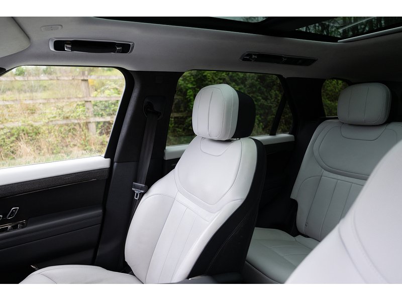 Land Rover 3.0 P510e 38.2kWh Autobiography SUV 5dr Petrol Plug-in Hybrid Auto 4WD Euro 6 (s/s) (510 ps)