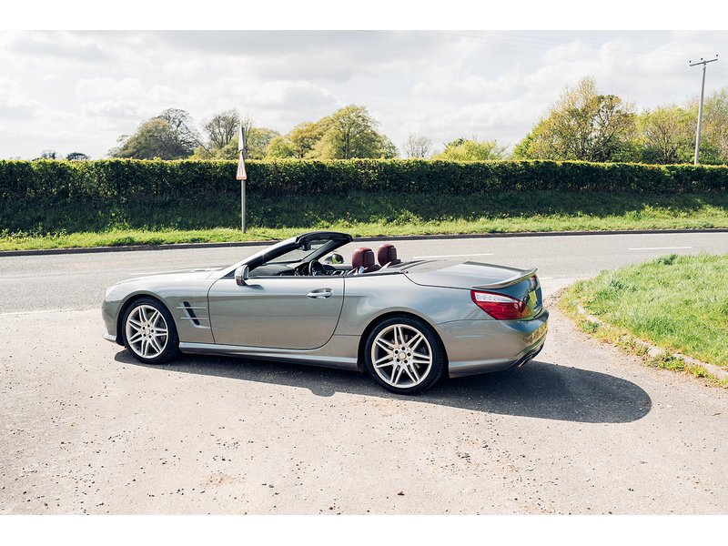 Mercedes-Benz 3.0 SL400 AMG Sport Convertible 2dr Petrol G-Tronic Euro 6 (s/s) (333 ps)