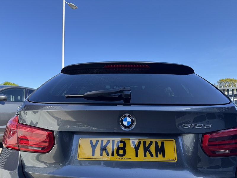 BMW 2.0 318d Sport Touring 5dr Diesel Auto Euro 6 (s/s) (150 ps)