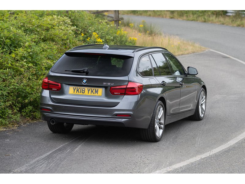 BMW 2.0 318d Sport Touring 5dr Diesel Auto Euro 6 (s/s) (150 ps)