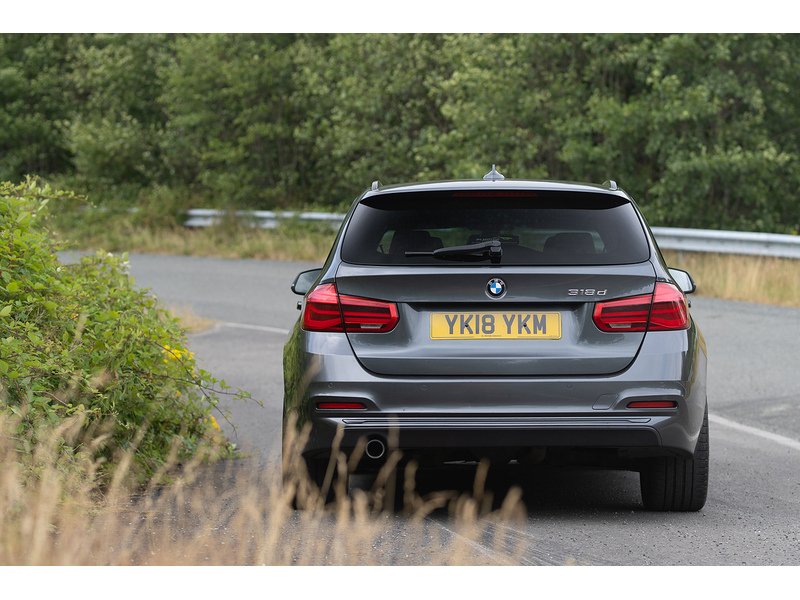 BMW 2.0 318d Sport Touring 5dr Diesel Auto Euro 6 (s/s) (150 ps)