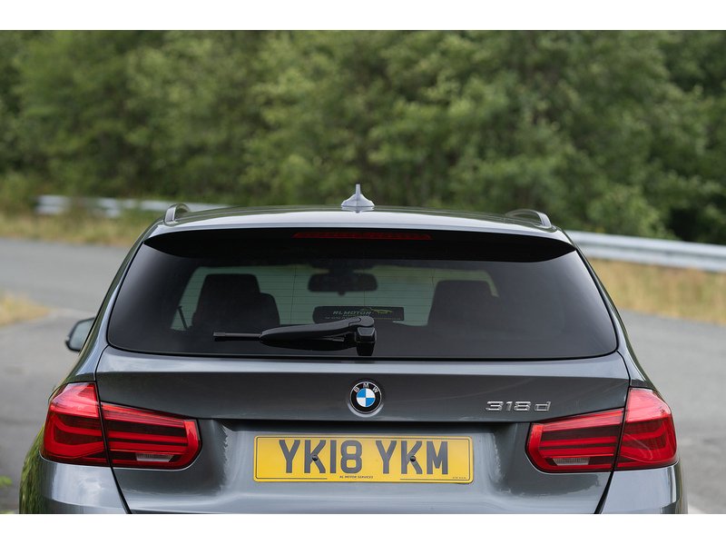 BMW 2.0 318d Sport Touring 5dr Diesel Auto Euro 6 (s/s) (150 ps)