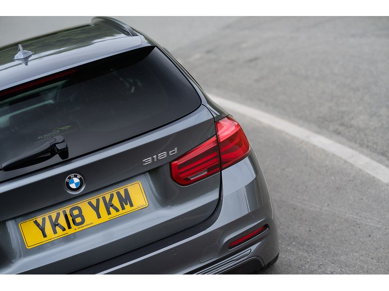 BMW 2.0 318d Sport Touring 5dr Diesel Auto Euro 6 (s/s) (150 ps)