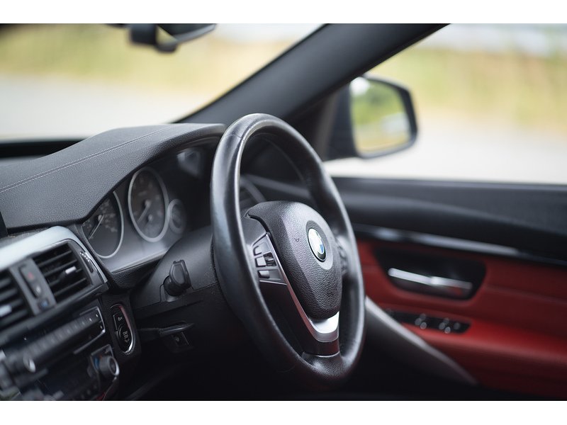 BMW 2.0 318d Sport Touring 5dr Diesel Auto Euro 6 (s/s) (150 ps)