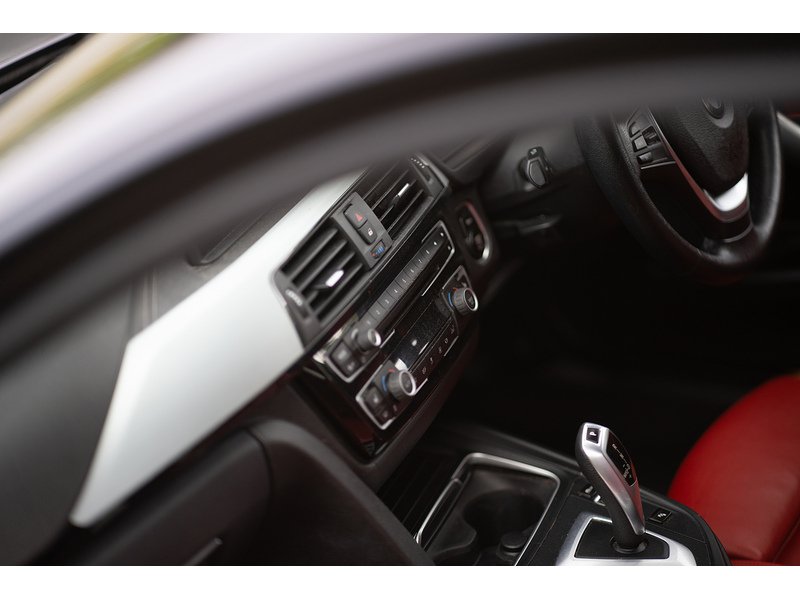 BMW 2.0 318d Sport Touring 5dr Diesel Auto Euro 6 (s/s) (150 ps)