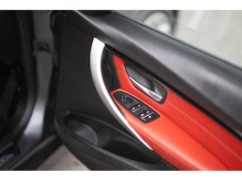 BMW 2.0 318d Sport Touring 5dr Diesel Auto Euro 6 (s/s) (150 ps)