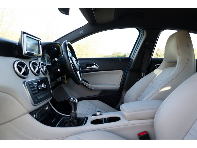 Mercedes-Benz 1.5 A180 CDI Sport Hatchback 5dr Diesel Manual Euro 5 (s/s) (109 ps)