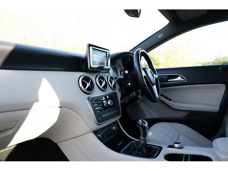 Mercedes-Benz 1.5 A180 CDI Sport Hatchback 5dr Diesel Manual Euro 5 (s/s) (109 ps)