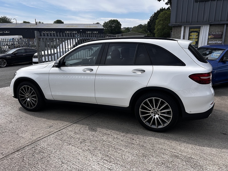 Mercedes-Benz 3.0 GLC350d V6 AMG Line (Premium Plus) SUV 5dr Diesel G-Tronic 4MATIC Euro 6 (s/s) (258 ps)