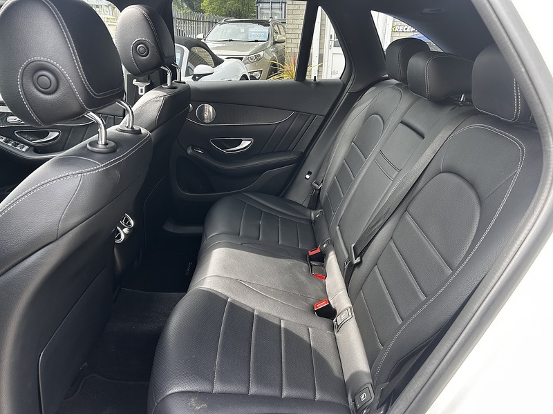 Mercedes-Benz 3.0 GLC350d V6 AMG Line (Premium Plus) SUV 5dr Diesel G-Tronic 4MATIC Euro 6 (s/s) (258 ps)