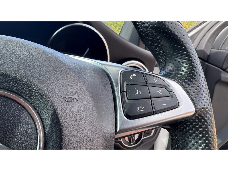 Mercedes-Benz 3.0 GLC350d V6 AMG Line (Premium Plus) SUV 5dr Diesel G-Tronic 4MATIC Euro 6 (s/s) (258 ps)