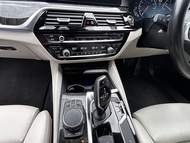 BMW 3.0 530d M Sport Saloon 4dr Diesel Auto xDrive Euro 6 (s/s) (265 ps)