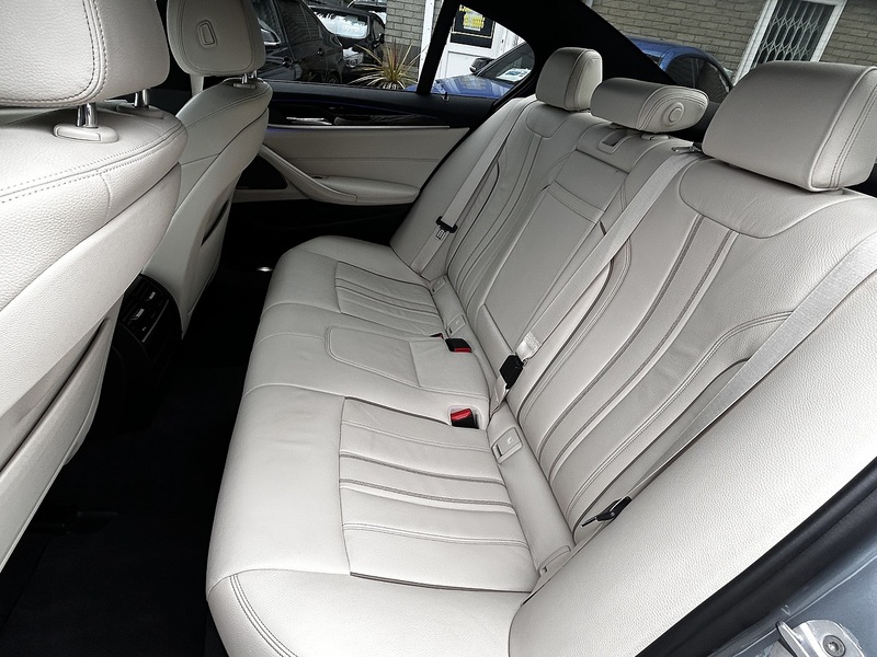 BMW 3.0 530d M Sport Saloon 4dr Diesel Auto xDrive Euro 6 (s/s) (265 ps)