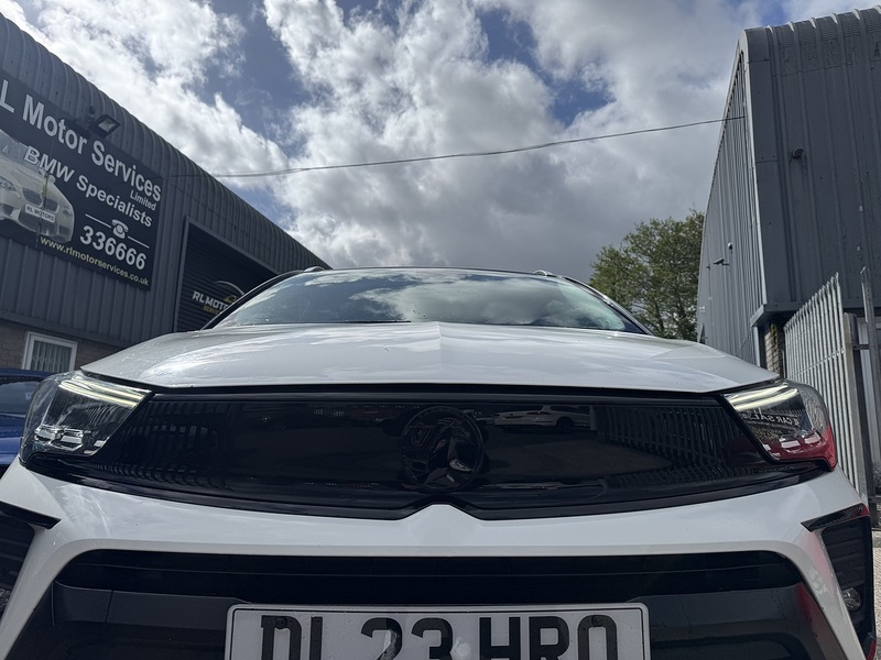 Vauxhall 1.2 Turbo Ultimate SUV 5dr Petrol Manual Euro 6 (s/s) (110 ps)