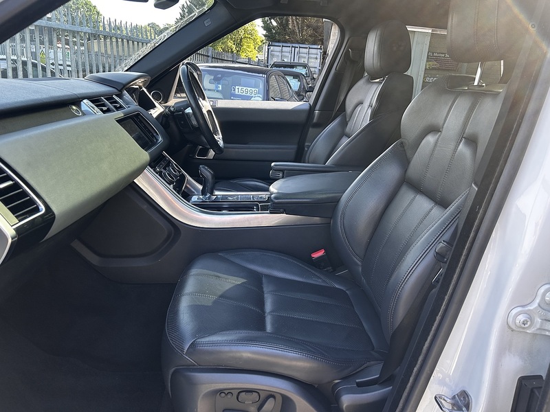 Land Rover 3.0 SD V6 HSE Dynamic SUV 5dr Diesel Auto 4WD Euro 5 (s/s) (292 ps)