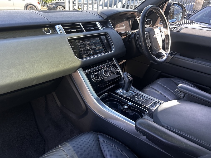 Land Rover 3.0 SD V6 HSE Dynamic SUV 5dr Diesel Auto 4WD Euro 5 (s/s) (292 ps)