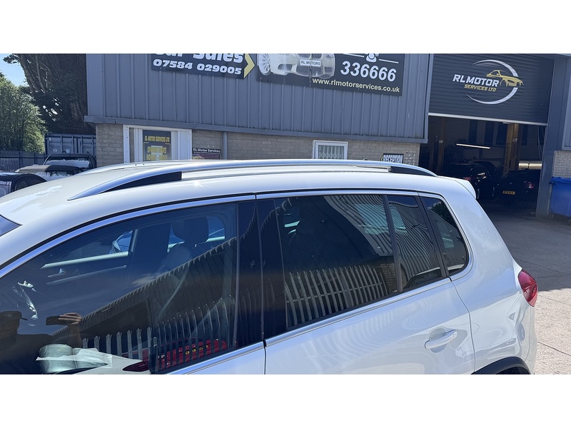 Volkswagen 2.0 TDI BlueMotion Tech R-Line Edition SUV 5dr Diesel DSG 4WD Euro 6 (s/s) (150 ps)