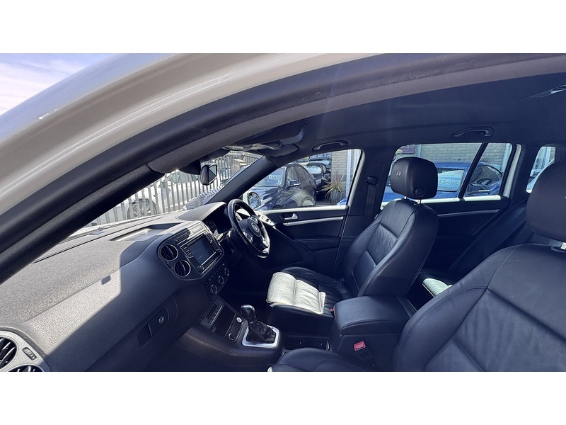 Volkswagen 2.0 TDI BlueMotion Tech R-Line Edition SUV 5dr Diesel DSG 4WD Euro 6 (s/s) (150 ps)
