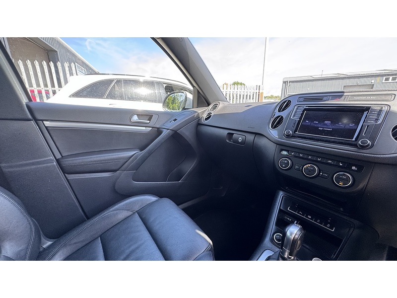 Volkswagen 2.0 TDI BlueMotion Tech R-Line Edition SUV 5dr Diesel DSG 4WD Euro 6 (s/s) (150 ps)