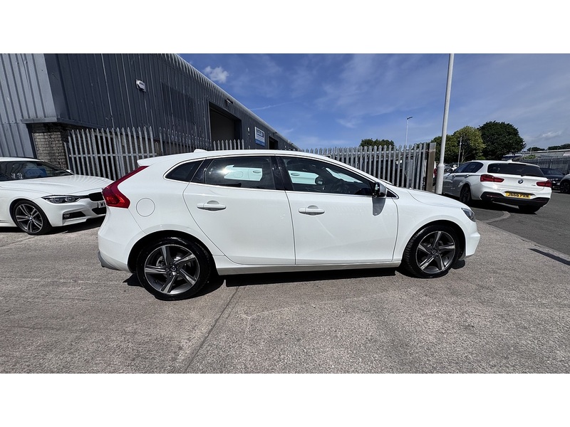 Volvo 1.6 D2 R-Design Hatchback 5dr Diesel Manual Euro 5 (s/s) (115 ps)
