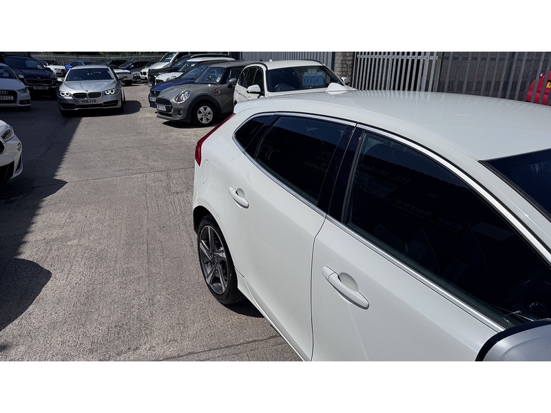Volvo 1.6 D2 R-Design Hatchback 5dr Diesel Manual Euro 5 (s/s) (115 ps)