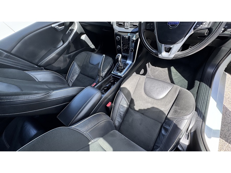 Volvo 1.6 D2 R-Design Hatchback 5dr Diesel Manual Euro 5 (s/s) (115 ps)