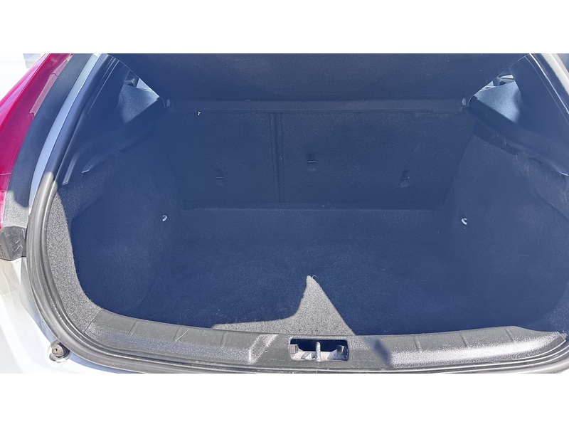 Volvo 1.6 D2 R-Design Hatchback 5dr Diesel Manual Euro 5 (s/s) (115 ps)
