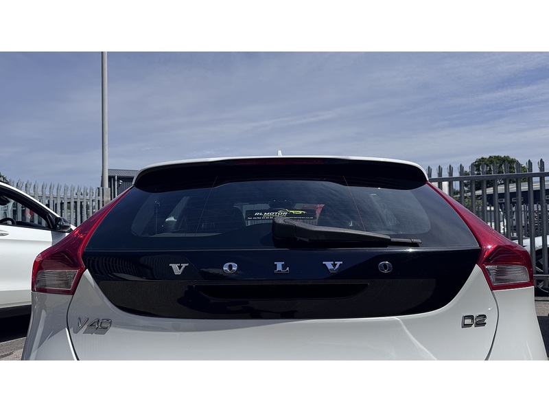 Volvo 1.6 D2 R-Design Hatchback 5dr Diesel Manual Euro 5 (s/s) (115 ps)