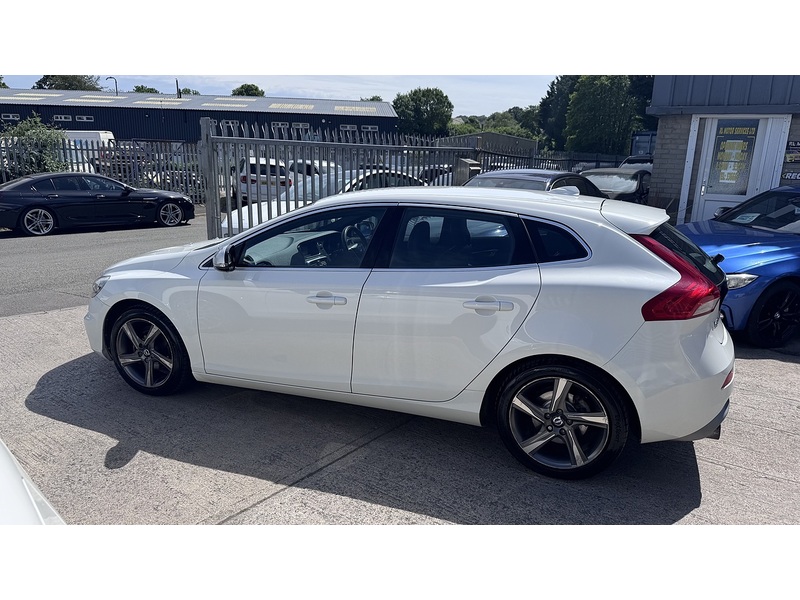 Volvo 1.6 D2 R-Design Hatchback 5dr Diesel Manual Euro 5 (s/s) (115 ps)