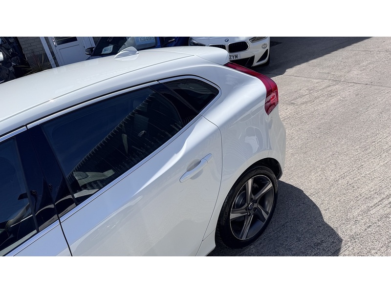 Volvo 1.6 D2 R-Design Hatchback 5dr Diesel Manual Euro 5 (s/s) (115 ps)