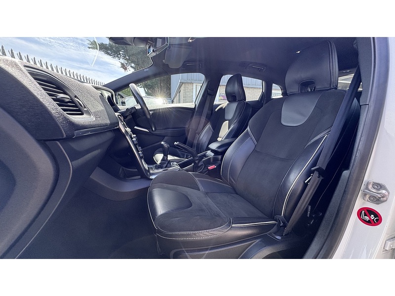Volvo 1.6 D2 R-Design Hatchback 5dr Diesel Manual Euro 5 (s/s) (115 ps)
