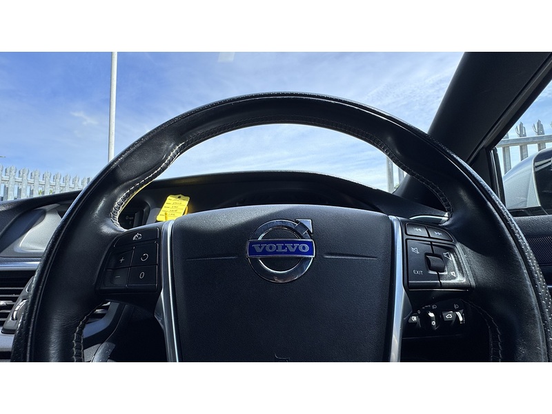 Volvo 1.6 D2 R-Design Hatchback 5dr Diesel Manual Euro 5 (s/s) (115 ps)