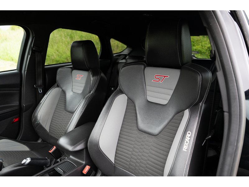 Ford 2.0 TDCi ST-2 Hatchback 5dr Diesel Manual Euro 6 (s/s) (185 ps)