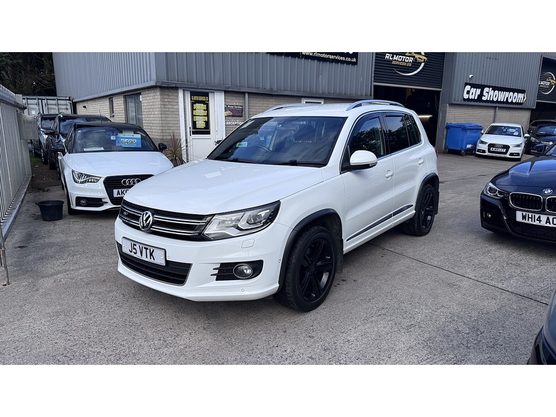 Volkswagen 2.0 TDI BlueMotion Tech R-Line SUV 5dr Diesel DSG 4WD Euro 5 (s/s) (Nav) (140 ps)