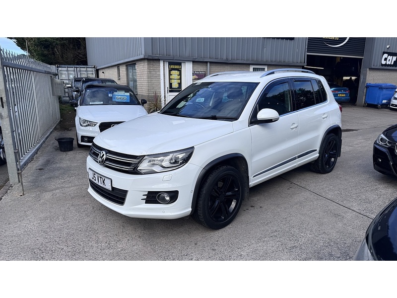 Volkswagen 2.0 TDI BlueMotion Tech R-Line SUV 5dr Diesel DSG 4WD Euro 5 (s/s) (Nav) (140 ps)