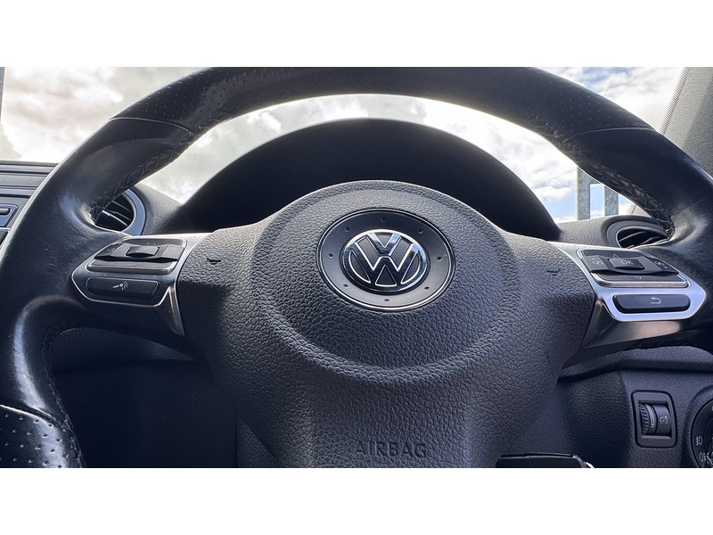 Volkswagen 2.0 TDI BlueMotion Tech R-Line SUV 5dr Diesel DSG 4WD Euro 5 (s/s) (Nav) (140 ps)