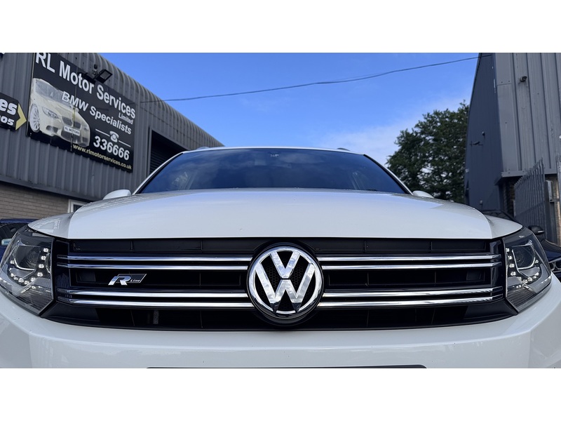 Volkswagen 2.0 TDI BlueMotion Tech R-Line SUV 5dr Diesel DSG 4WD Euro 5 (s/s) (Nav) (140 ps)