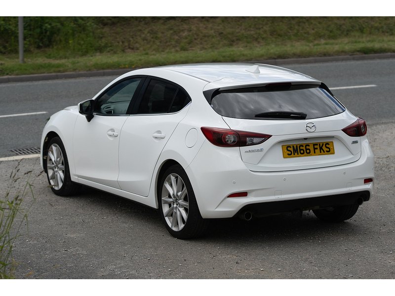 Mazda 2.0 SKYACTIV-G Sport Nav Hatchback 5dr Petrol Manual Euro 6 (s/s) (121 ps)