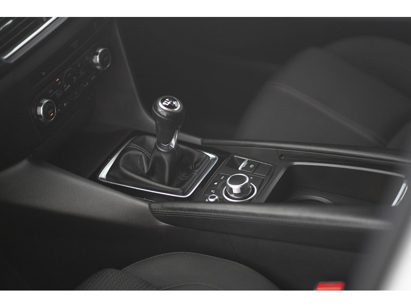 Mazda 2.0 SKYACTIV-G Sport Nav Hatchback 5dr Petrol Manual Euro 6 (s/s) (121 ps)