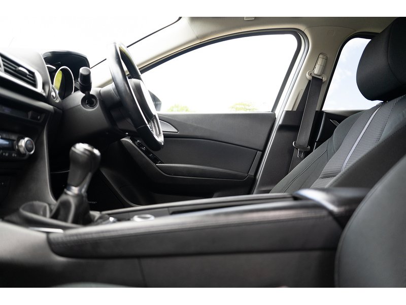 Mazda 2.0 SKYACTIV-G Sport Nav Hatchback 5dr Petrol Manual Euro 6 (s/s) (121 ps)