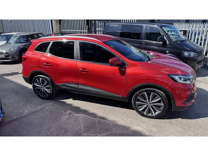 Renault 1.3 TCe Iconic SUV 5dr Petrol Manual Euro 6 (s/s) (140 ps)