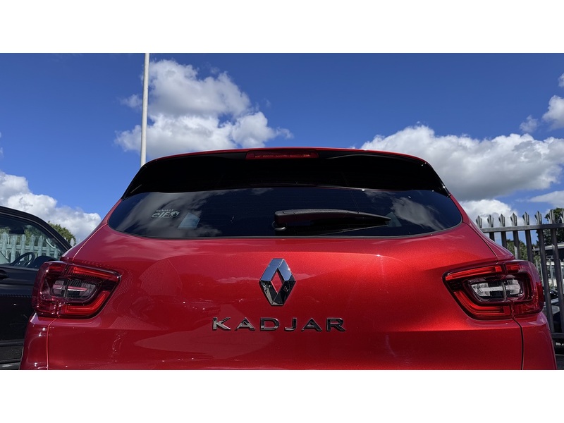 Renault 1.3 TCe Iconic SUV 5dr Petrol Manual Euro 6 (s/s) (140 ps)