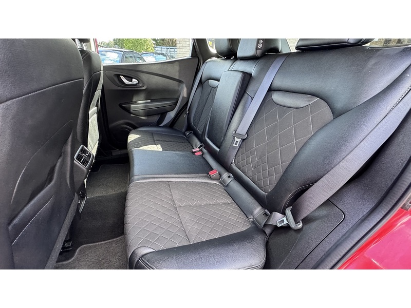 Renault 1.3 TCe Iconic SUV 5dr Petrol Manual Euro 6 (s/s) (140 ps)