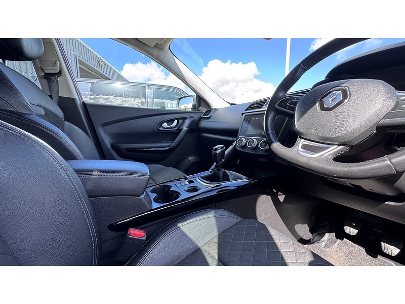 Renault 1.3 TCe Iconic SUV 5dr Petrol Manual Euro 6 (s/s) (140 ps)